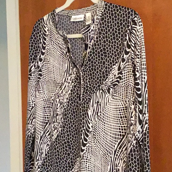 Top - Picture 2 of 3